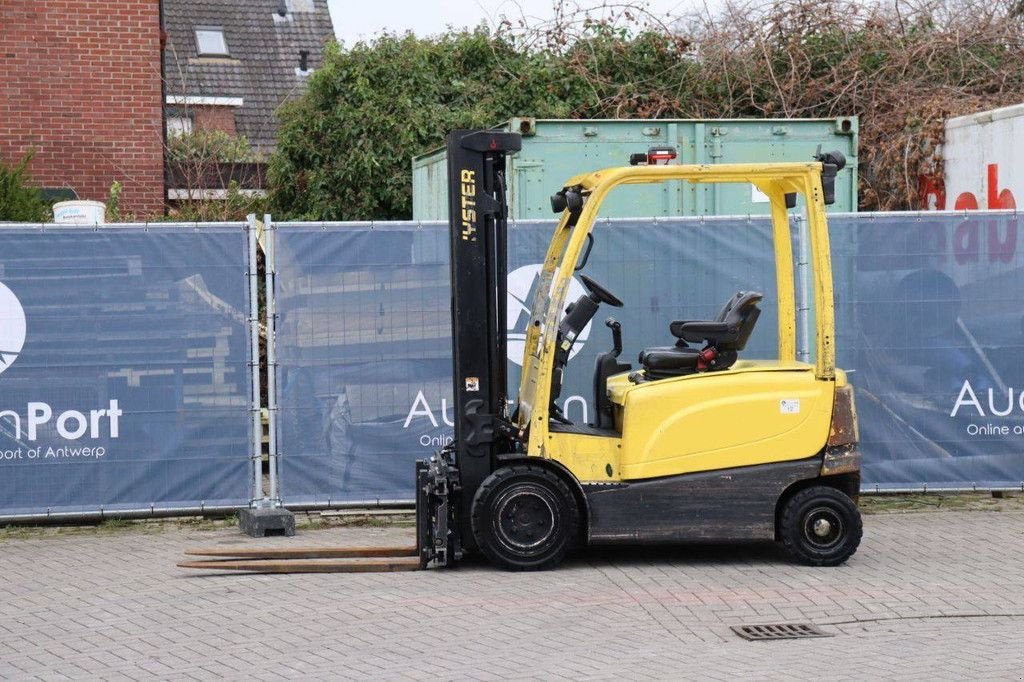 Frontstapler tip Hyster J2.5XN, Gebrauchtmaschine in Antwerpen (Poză 1)
