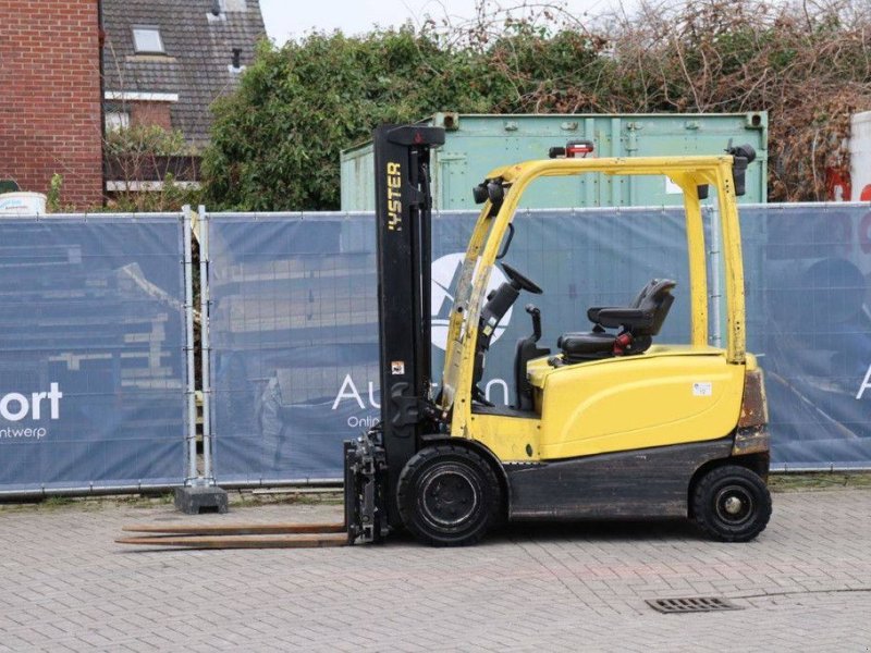 Frontstapler typu Hyster J2.5XN, Gebrauchtmaschine v Antwerpen (Obrázok 1)