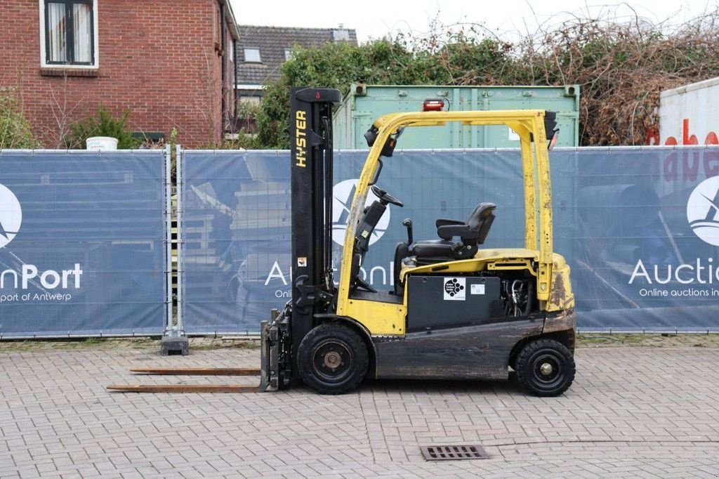 Frontstapler du type Hyster J2.5XN, Gebrauchtmaschine en Antwerpen (Photo 2)