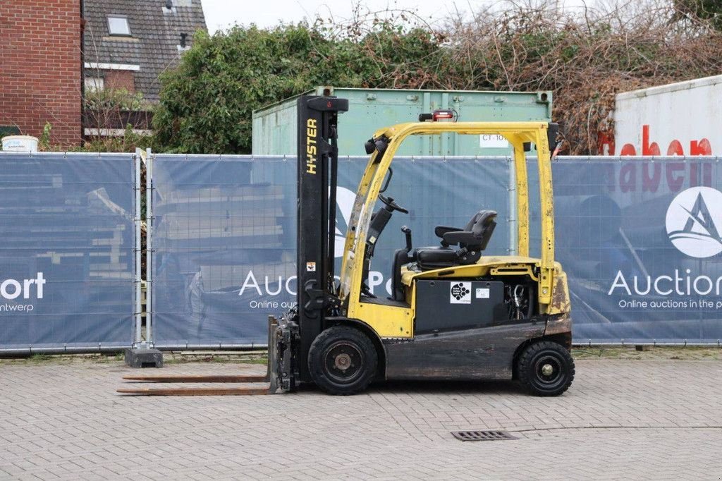 Frontstapler du type Hyster J2.5XN, Gebrauchtmaschine en Antwerpen (Photo 1)