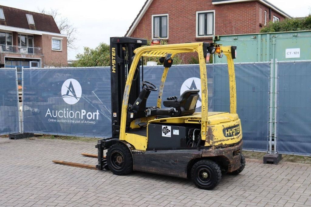 Frontstapler du type Hyster J2.5XN, Gebrauchtmaschine en Antwerpen (Photo 3)