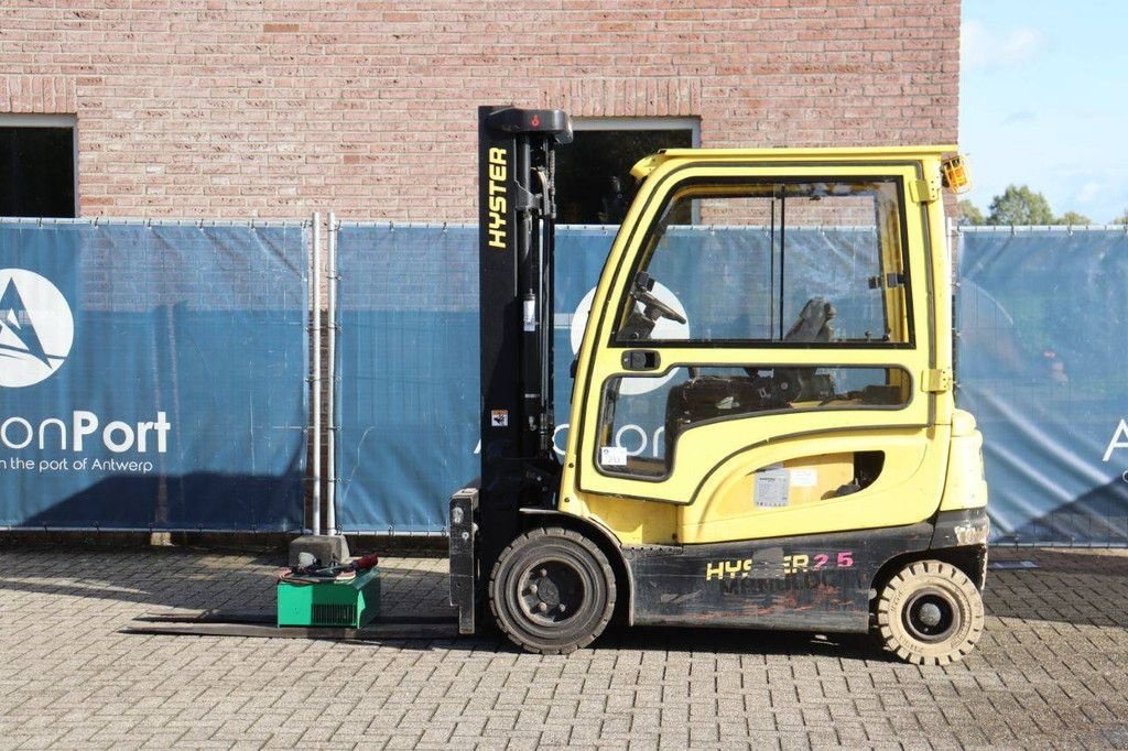 Frontstapler a típus Hyster J2.5XN, Gebrauchtmaschine ekkor: Antwerpen (Kép 2)