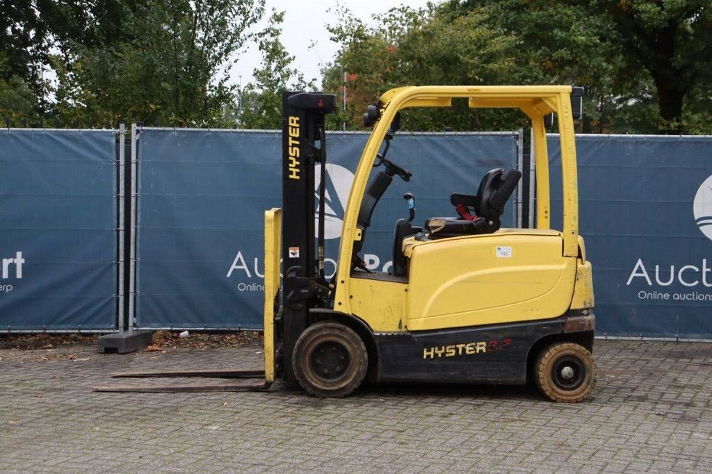 Frontstapler типа Hyster J2.5XN, Gebrauchtmaschine в Antwerpen (Фотография 2)