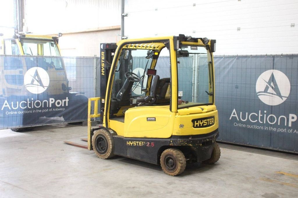 Frontstapler типа Hyster J2.5XN, Gebrauchtmaschine в Antwerpen (Фотография 3)