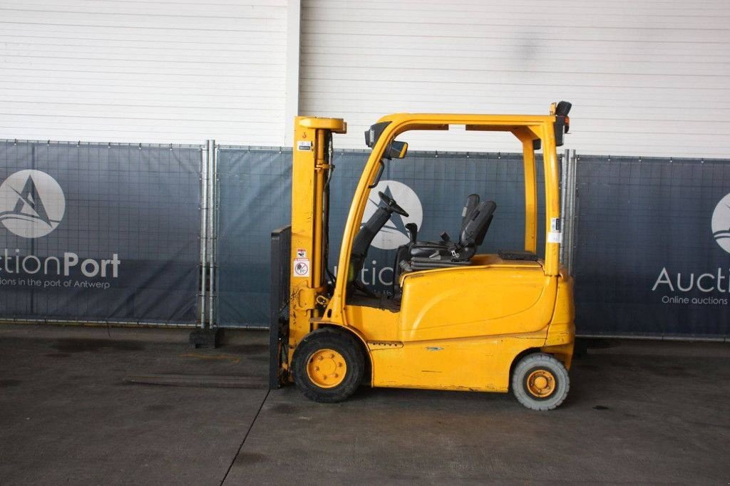 Frontstapler типа Hyster J2.5XN, Gebrauchtmaschine в Antwerpen (Фотография 2)