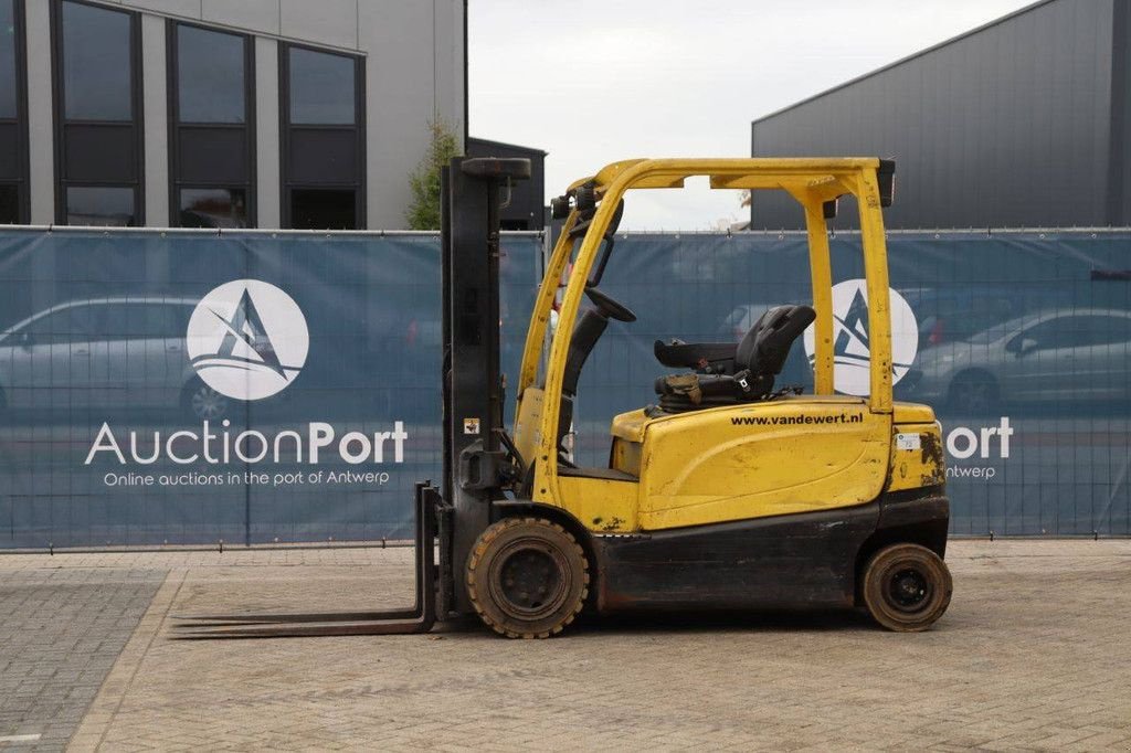 Frontstapler du type Hyster J3.0XN, Gebrauchtmaschine en Antwerpen (Photo 1)