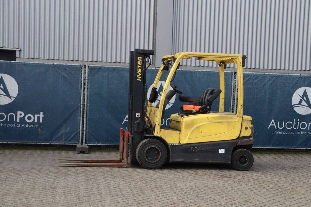 Frontstapler от тип Hyster J3.0XN, Gebrauchtmaschine в Antwerpen (Снимка 1)