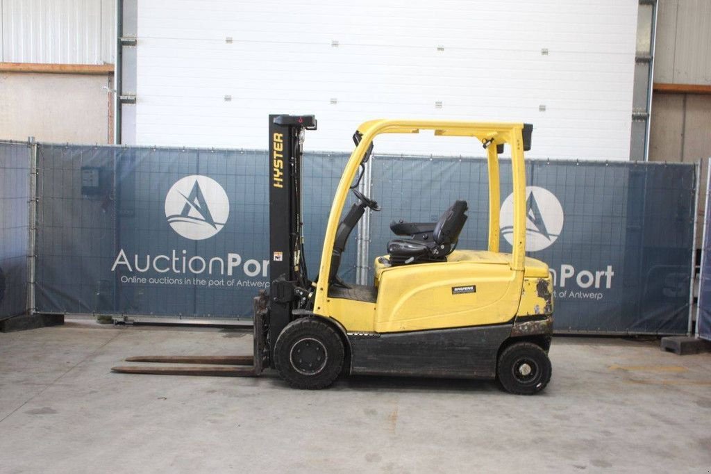 Frontstapler Türe ait Hyster J3.0XN, Gebrauchtmaschine içinde Antwerpen (resim 2)
