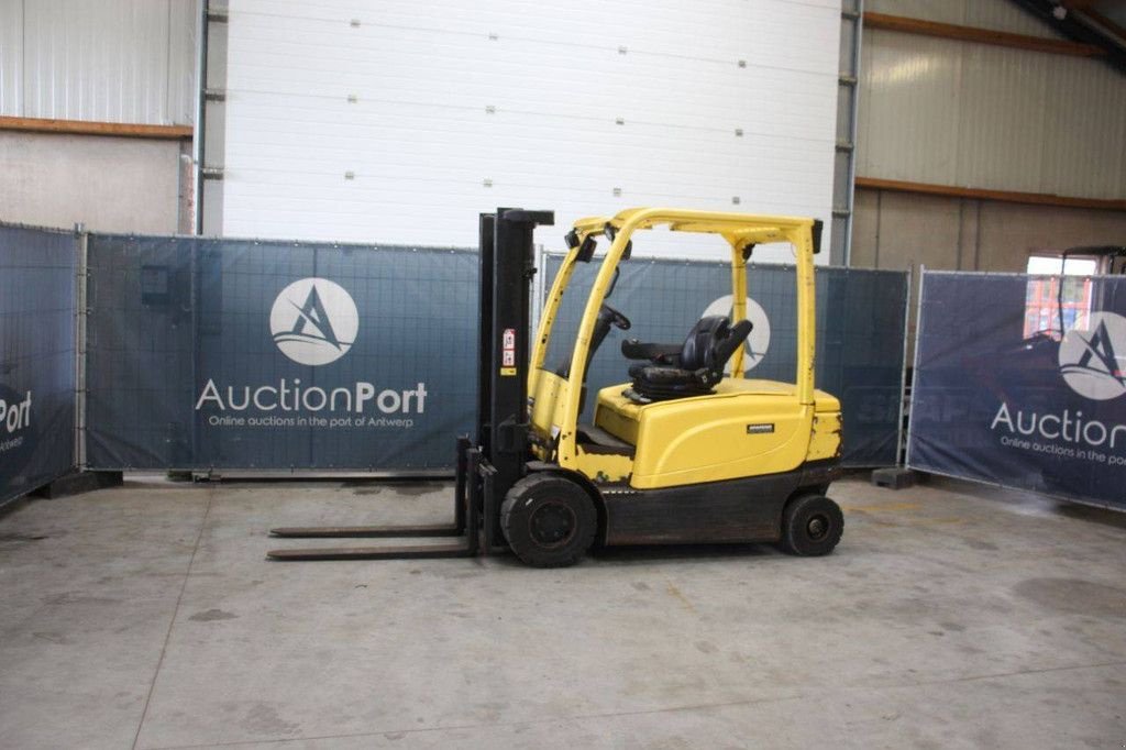 Frontstapler типа Hyster J3.0XN, Gebrauchtmaschine в Antwerpen (Фотография 1)