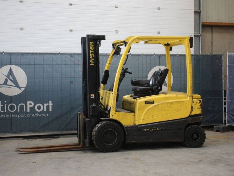 Frontstapler des Typs Hyster J3.0XN, Gebrauchtmaschine in Antwerpen (Bild 1)