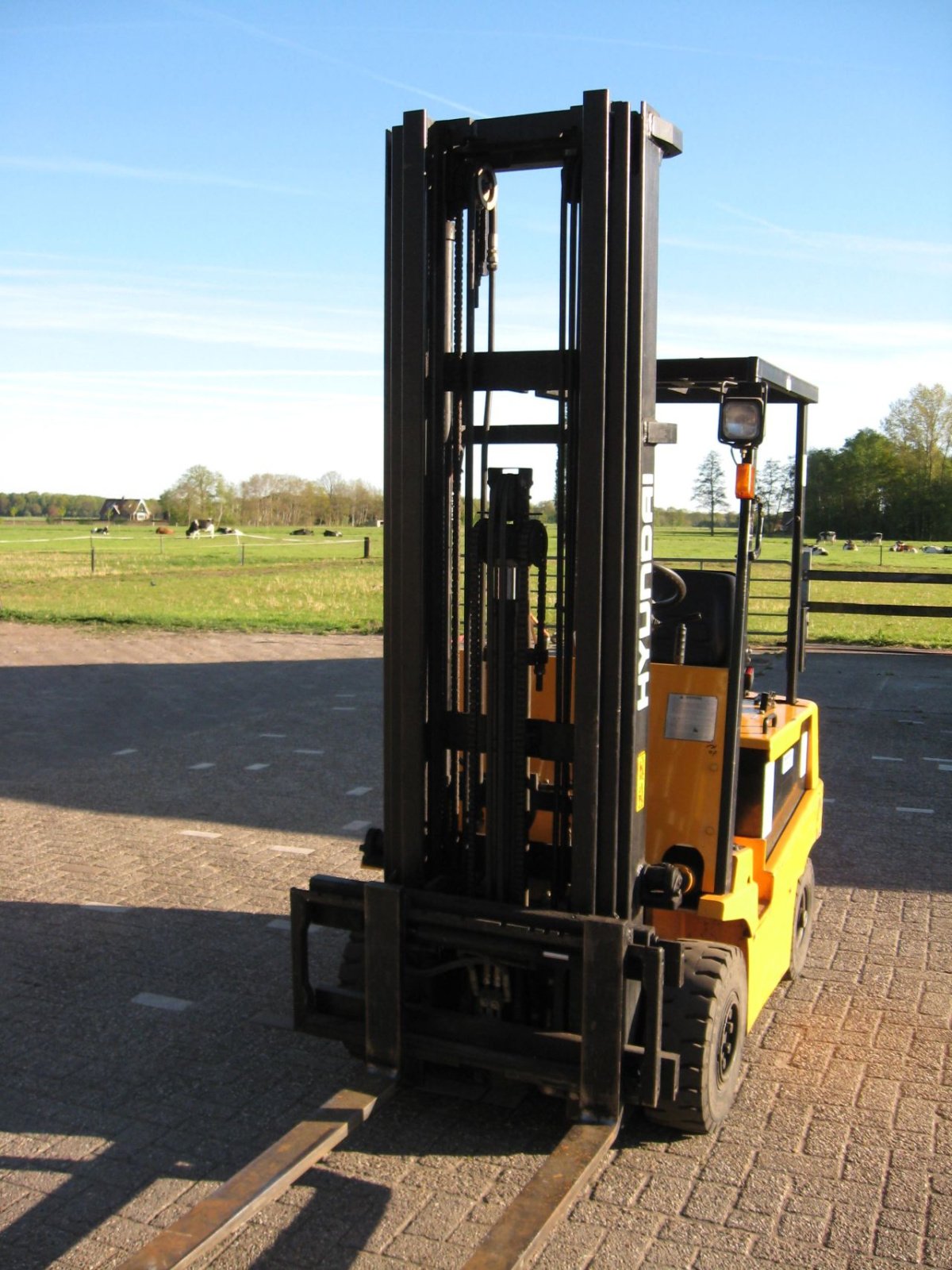 Frontstapler типа Hyundai -, Gebrauchtmaschine в Oldenzaal (Фотография 2)