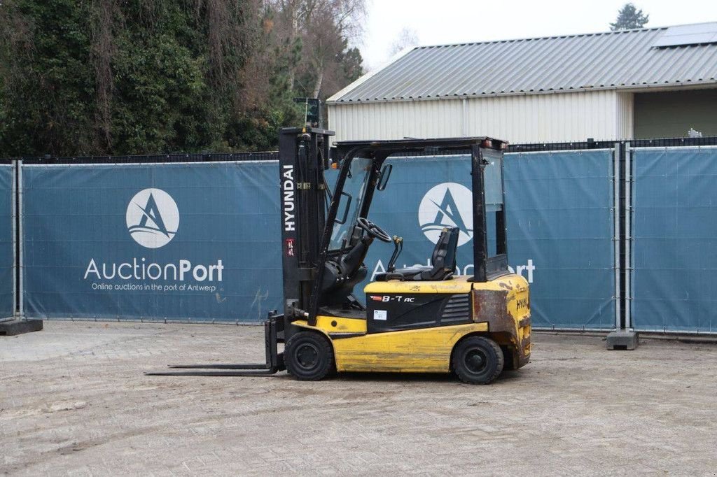 Frontstapler del tipo Hyundai 18B-7, Gebrauchtmaschine en Antwerpen (Imagen 3)