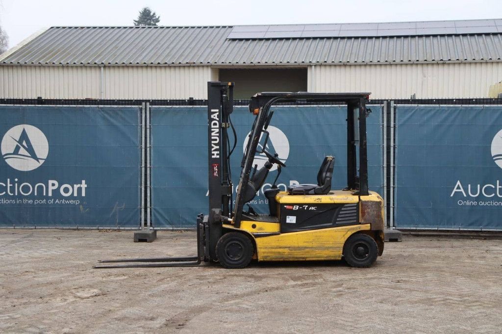 Frontstapler del tipo Hyundai 18B-7, Gebrauchtmaschine en Antwerpen (Imagen 2)