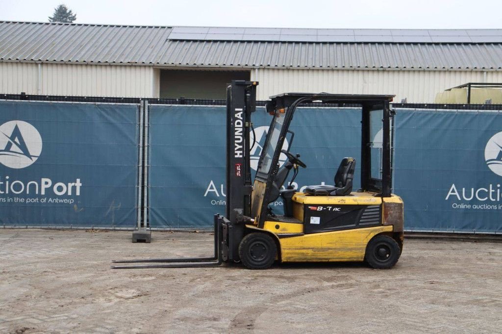 Frontstapler del tipo Hyundai 18B-7, Gebrauchtmaschine en Antwerpen (Imagen 1)