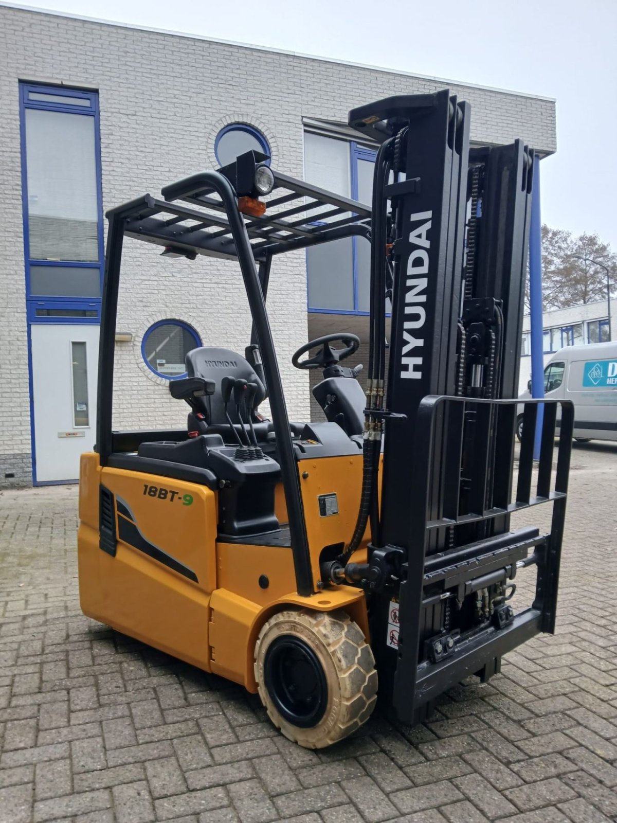 Frontstapler des Typs Hyundai 18BT-9, Gebrauchtmaschine in Ridderkerk (Bild 1)