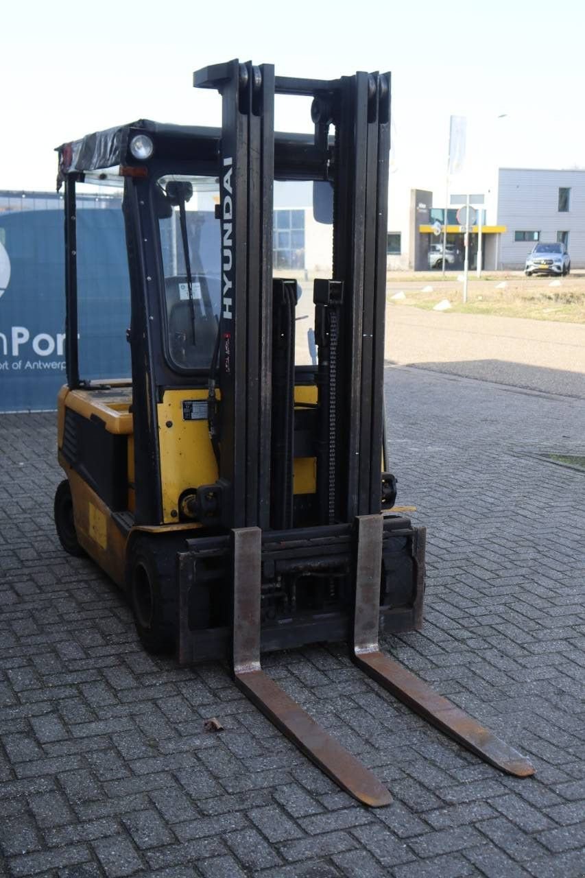 Frontstapler des Typs Hyundai 20B-7, Gebrauchtmaschine in Antwerpen (Bild 8)