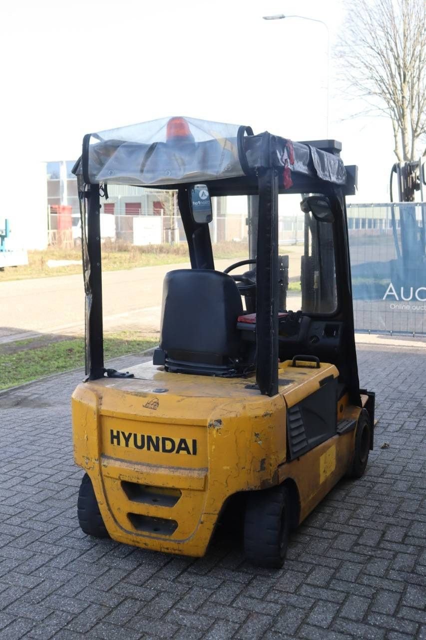 Frontstapler typu Hyundai 20B-7, Gebrauchtmaschine v Antwerpen (Obrázek 7)