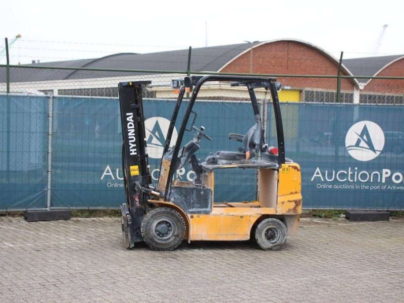 Frontstapler от тип Hyundai 25B-9, Gebrauchtmaschine в Antwerpen (Снимка 1)