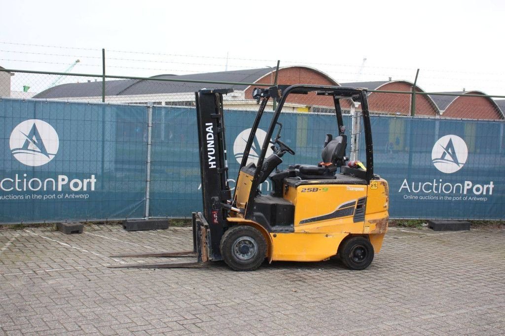 Frontstapler typu Hyundai 25B-9, Gebrauchtmaschine w Antwerpen (Zdjęcie 1)