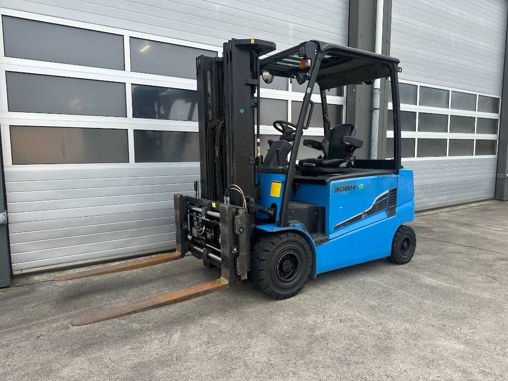 Frontstapler des Typs Hyundai 30BH-9 - 3ton - 3000kg heftruck elektrisch Triplex, Gebrauchtmaschine in Heijningen (Bild 2)