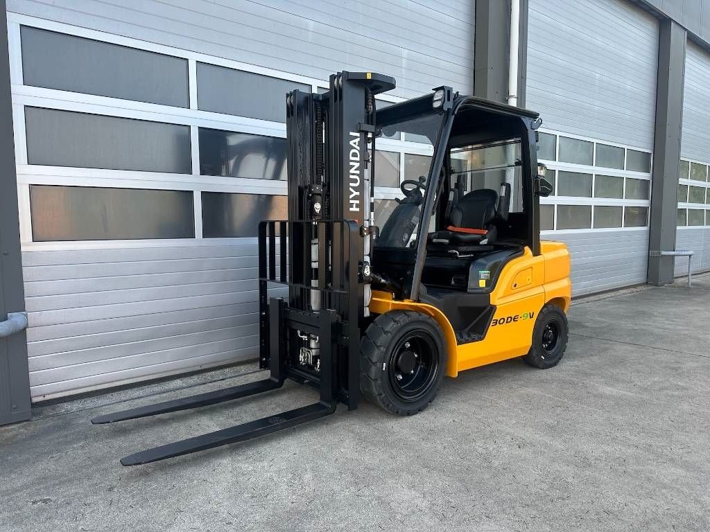 Frontstapler des Typs Hyundai 30DE-9V diesel heftruck 3000kg vorkheftruck 3-deli, Neumaschine in Heijningen (Bild 2)