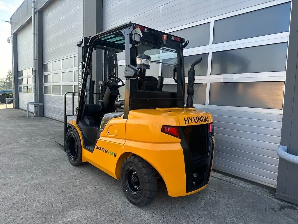 Frontstapler des Typs Hyundai 30DE-9V diesel heftruck 3000kg vorkheftruck 3-deli, Neumaschine in Heijningen (Bild 3)