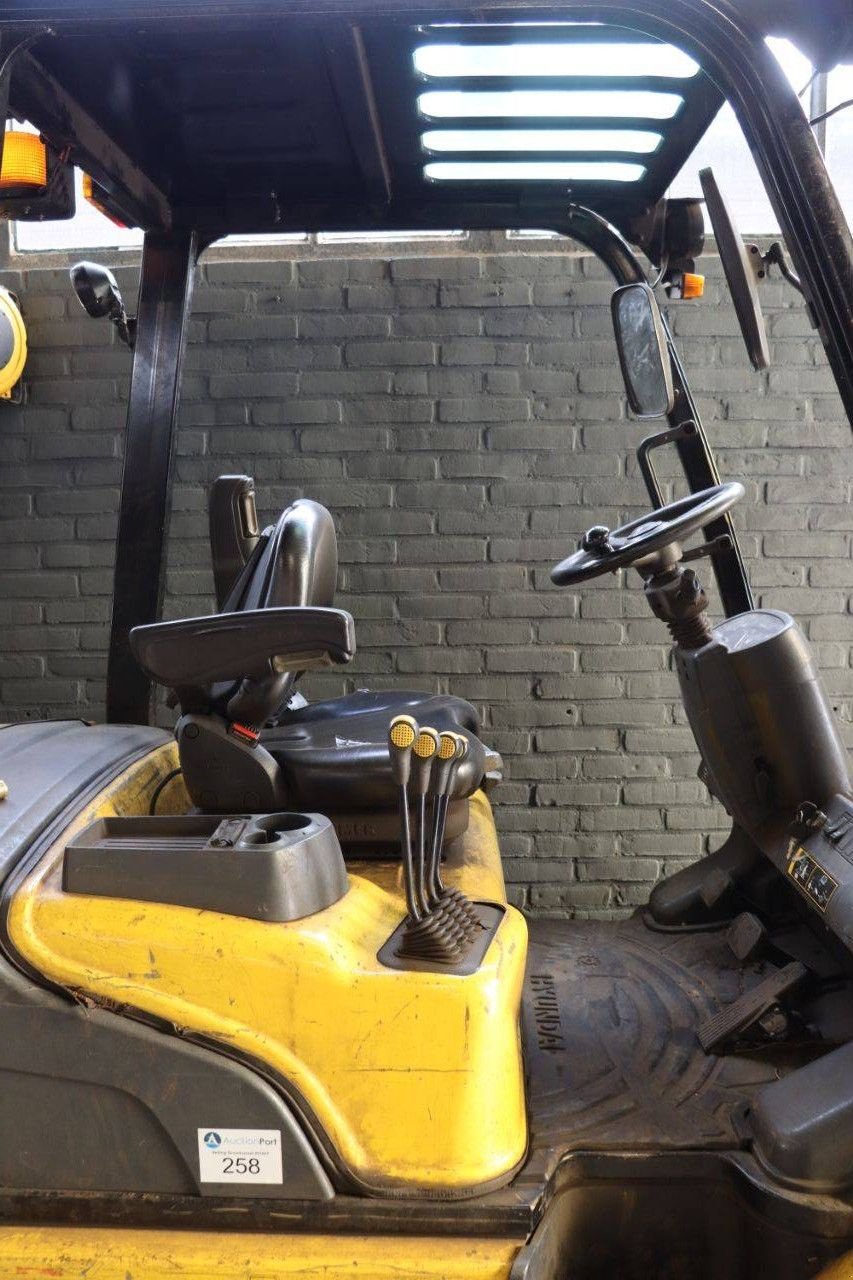 Frontstapler a típus Hyundai 30L-7A, Gebrauchtmaschine ekkor: Antwerpen (Kép 9)