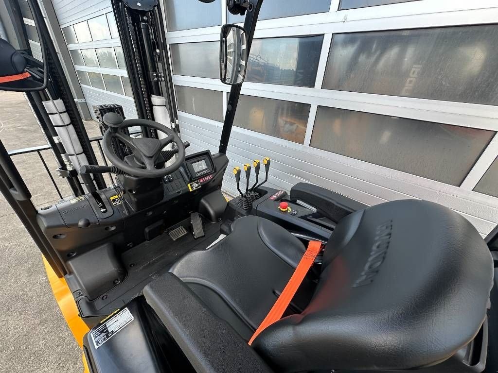 Frontstapler des Typs Hyundai 35BE-X elektrische heftruck 3-delige 4700mm mast t, Neumaschine in Heijningen (Bild 4)