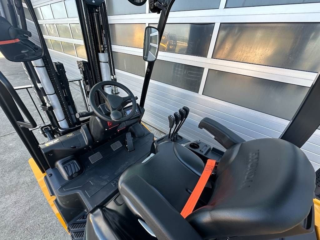 Frontstapler des Typs Hyundai 35DE-9V diesel heftruck 3500kg vorkheftruck 3-deli, Neumaschine in Heijningen (Bild 4)