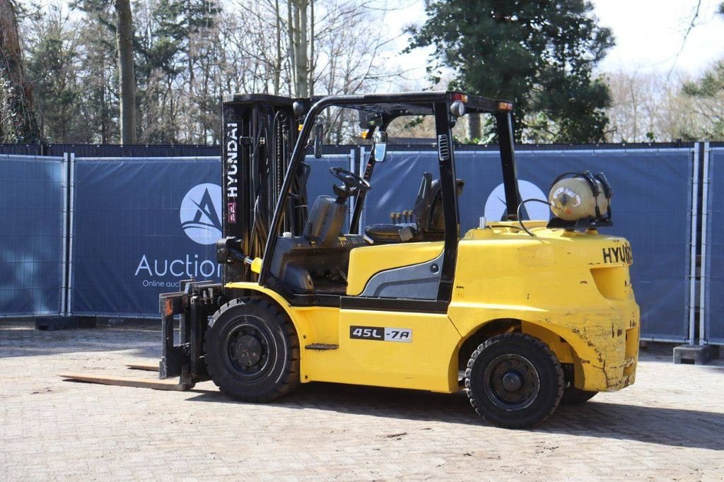 Frontstapler типа Hyundai 45L-7A, Gebrauchtmaschine в Antwerpen (Фотография 3)