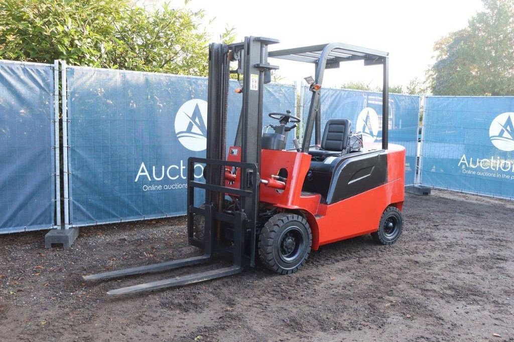 Frontstapler a típus IHI GPD 30, Neumaschine ekkor: Antwerpen (Kép 9)