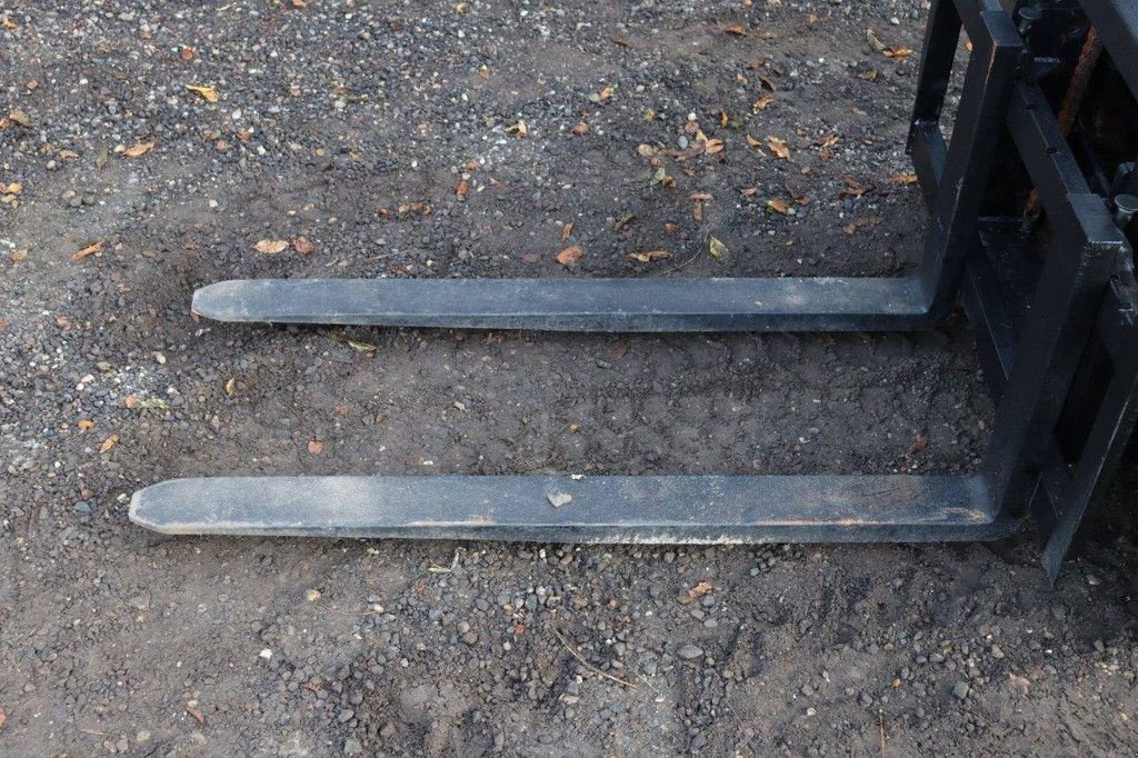 Frontstapler a típus IHI GPD 30, Neumaschine ekkor: Antwerpen (Kép 11)