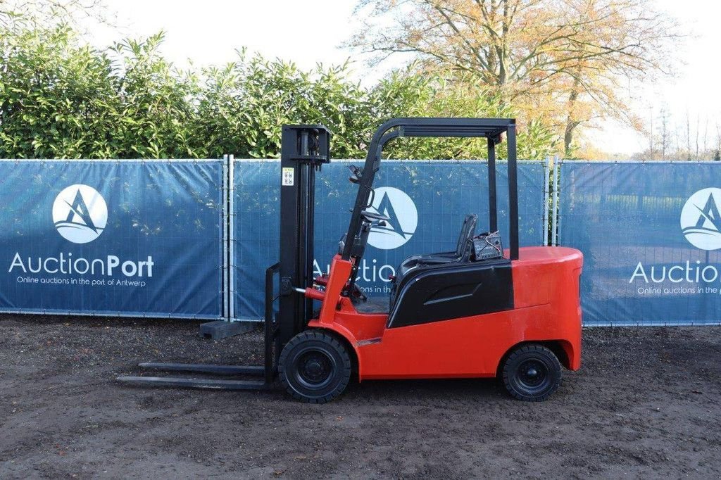 Frontstapler a típus IHI GPD 30, Neumaschine ekkor: Antwerpen (Kép 2)