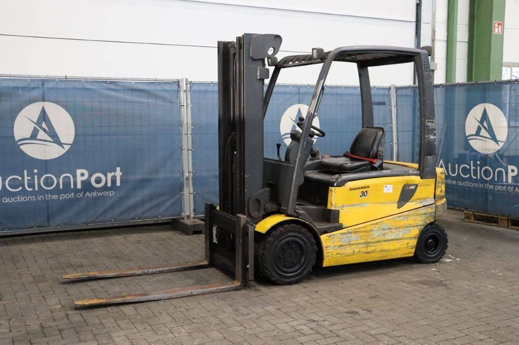 Frontstapler типа Jungheinrich 30, Gebrauchtmaschine в Antwerpen (Фотография 10)