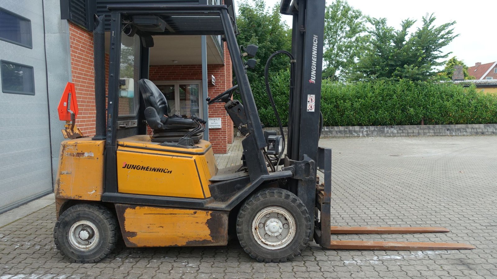 Frontstapler des Typs Jungheinrich DFG 25 // 2500 KG DIESEL // GAFFELFLYTER OG SIDESKIFT, Gebrauchtmaschine in Skive (Bild 3)