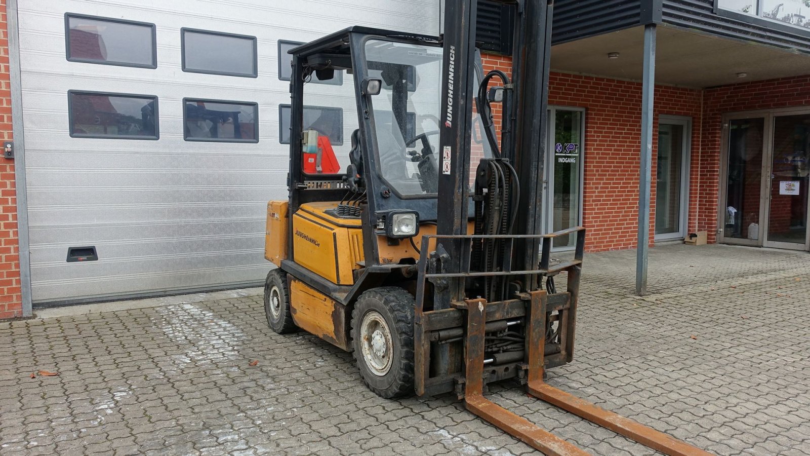 Frontstapler des Typs Jungheinrich DFG 25 // 2500 KG DIESEL // GAFFELFLYTER OG SIDESKIFT, Gebrauchtmaschine in Skive (Bild 1)