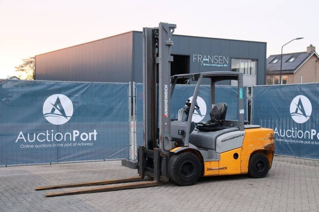 Frontstapler Türe ait Jungheinrich DFG 435, Gebrauchtmaschine içinde Antwerpen (resim 11)