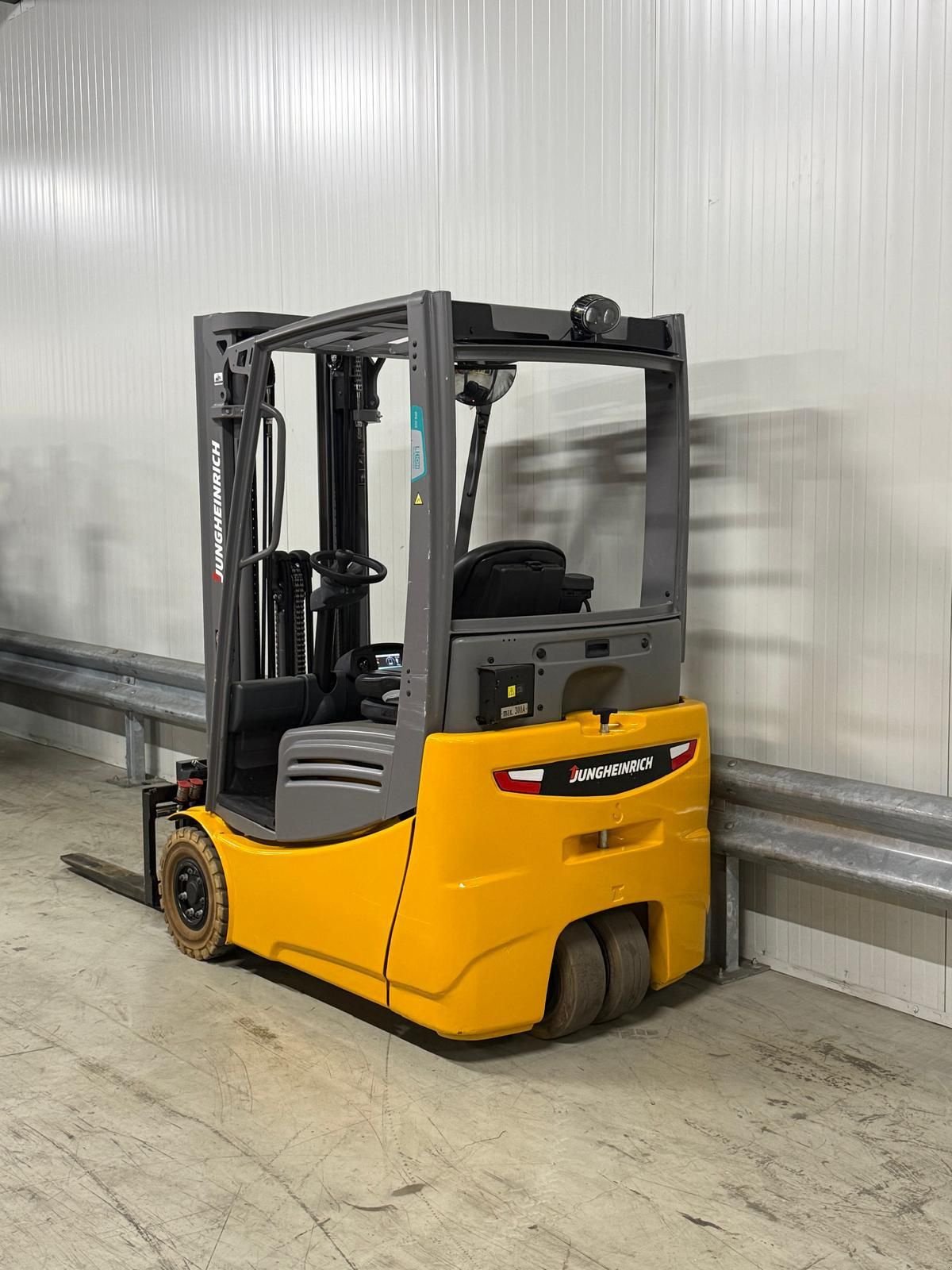 Frontstapler типа Jungheinrich EFG 215 BJ, Gebrauchtmaschine в Vianen (Фотография 3)