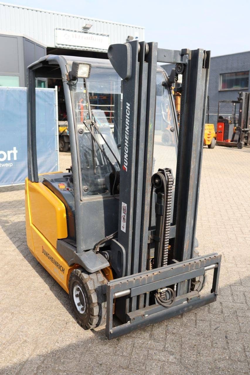 Frontstapler del tipo Jungheinrich EFG 215, Gebrauchtmaschine In Antwerpen (Immagine 8)