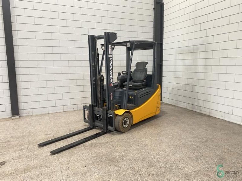 Frontstapler tip Jungheinrich EFG 216, Gebrauchtmaschine in Wijchen (Poză 1)