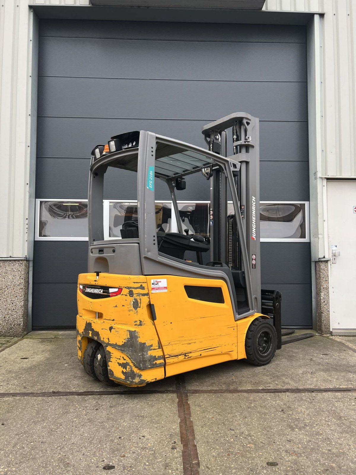 Frontstapler typu Jungheinrich EFG 218K, Gebrauchtmaschine v Nederweert (Obrázek 8)
