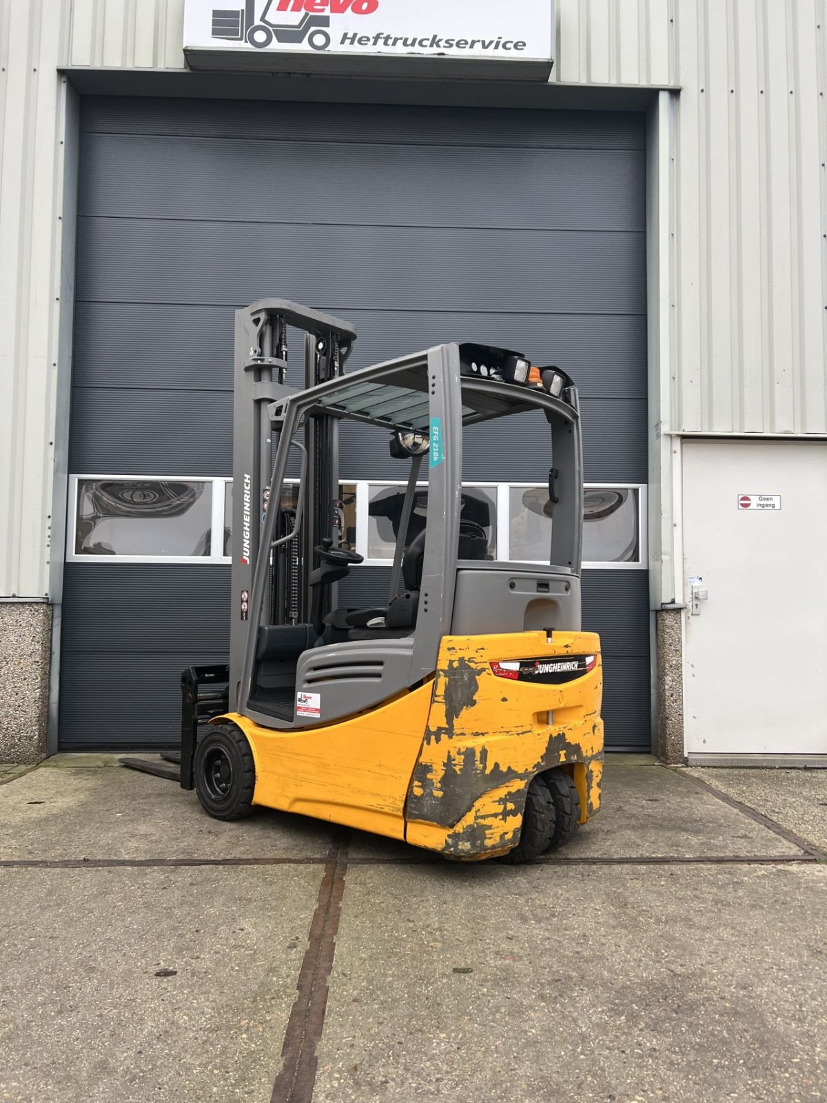 Frontstapler typu Jungheinrich EFG 218K, Gebrauchtmaschine v Nederweert (Obrázek 2)