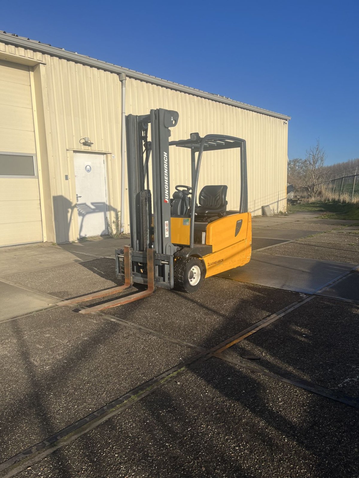 Frontstapler Türe ait Jungheinrich EFG 220, Gebrauchtmaschine içinde Etten Leur (resim 1)