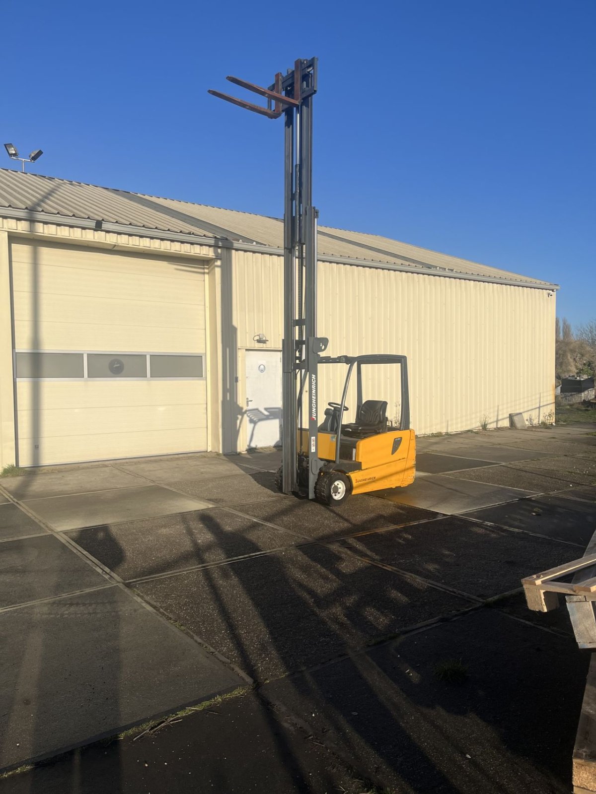 Frontstapler Türe ait Jungheinrich EFG 220, Gebrauchtmaschine içinde Etten Leur (resim 5)