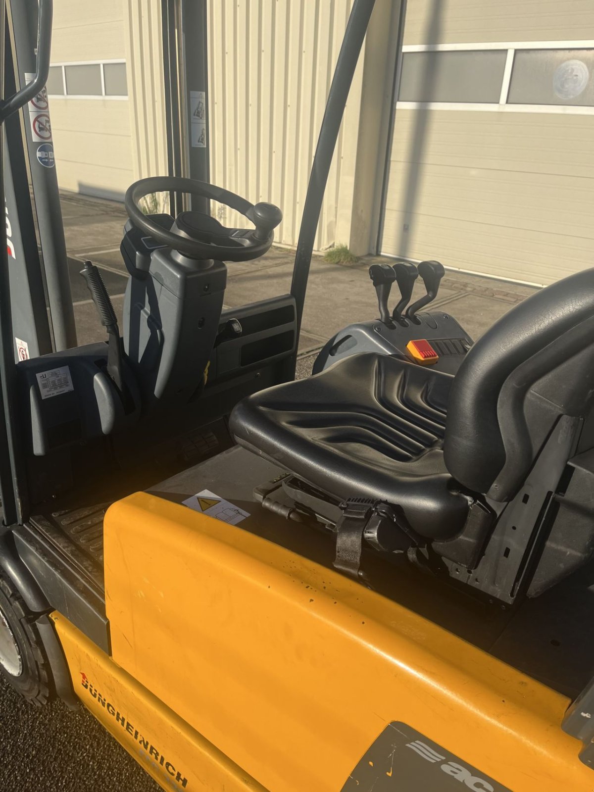 Frontstapler Türe ait Jungheinrich EFG 220, Gebrauchtmaschine içinde Etten Leur (resim 8)