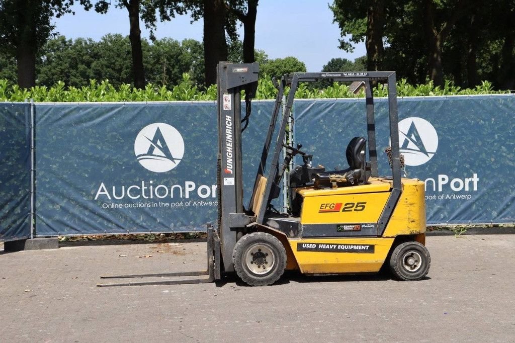Frontstapler Türe ait Jungheinrich EFG 25, Gebrauchtmaschine içinde Antwerpen (resim 1)