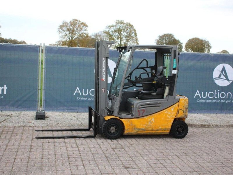 Frontstapler типа Jungheinrich EFG 316, Gebrauchtmaschine в Antwerpen (Фотография 1)