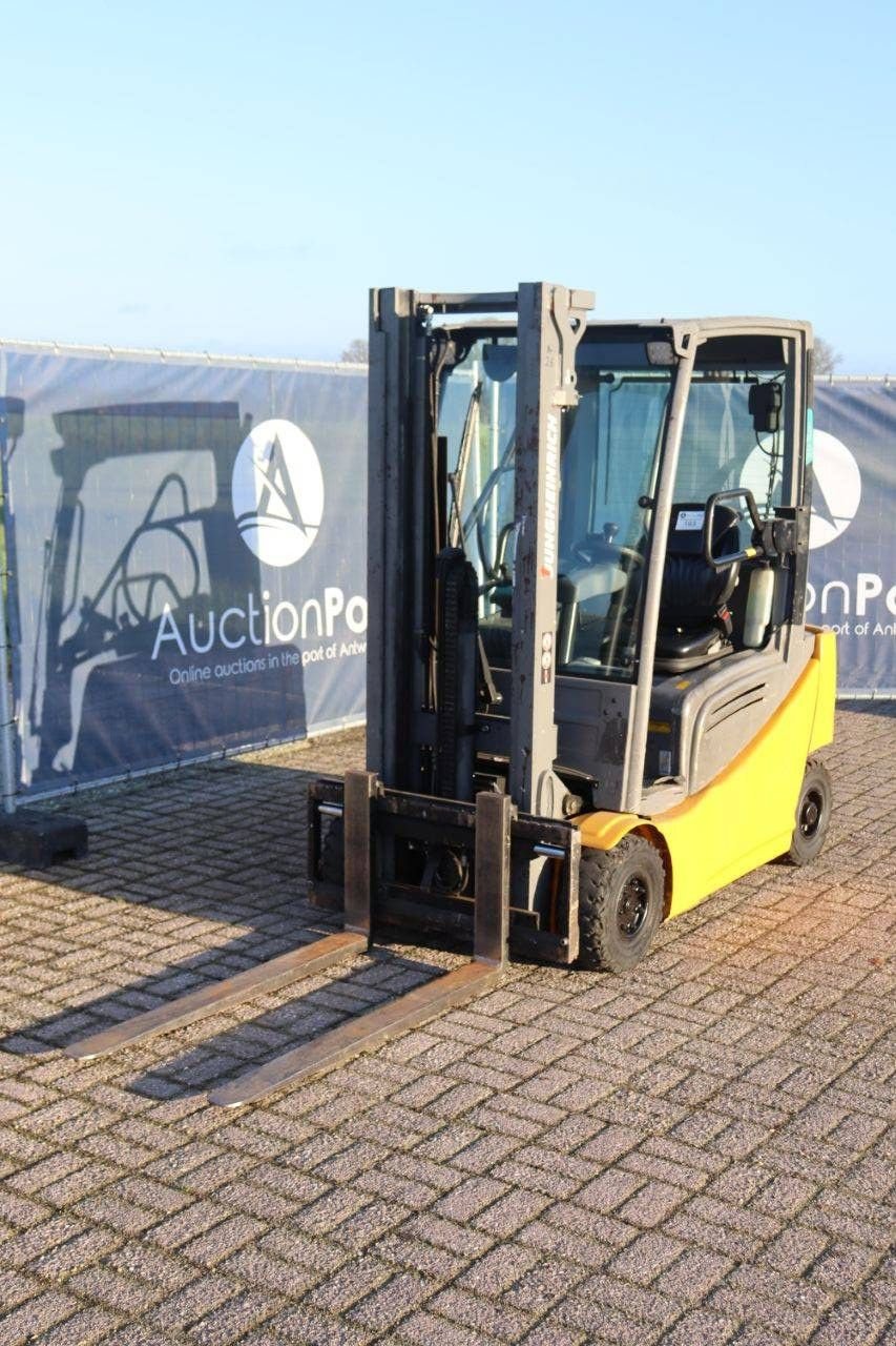 Frontstapler des Typs Jungheinrich EFG 316, Gebrauchtmaschine in Antwerpen (Bild 10)