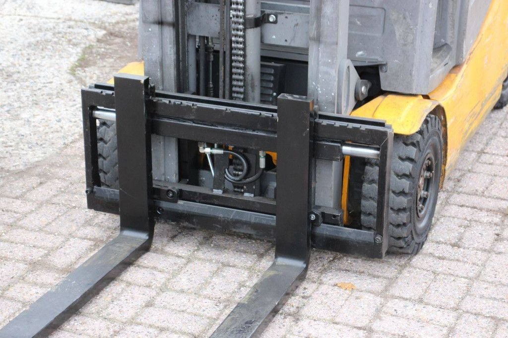 Frontstapler des Typs Jungheinrich EFG 316, Gebrauchtmaschine in Antwerpen (Bild 11)