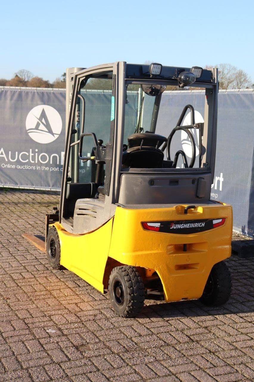 Frontstapler of the type Jungheinrich EFG 316, Gebrauchtmaschine in Antwerpen (Picture 4)